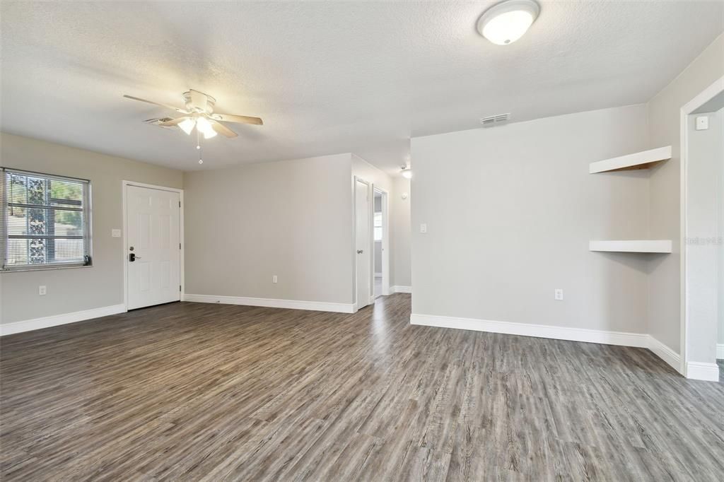 For Sale: $245,000 (2 beds, 2 baths, 1150 Square Feet)