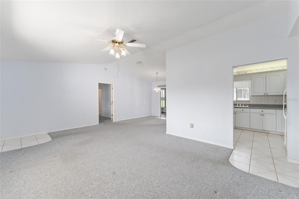 For Sale: $219,900 (2 beds, 2 baths, 1296 Square Feet)