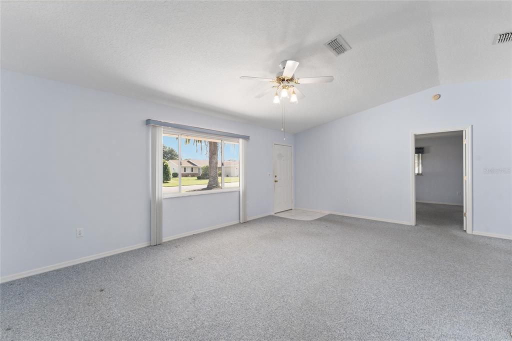 For Sale: $219,900 (2 beds, 2 baths, 1296 Square Feet)