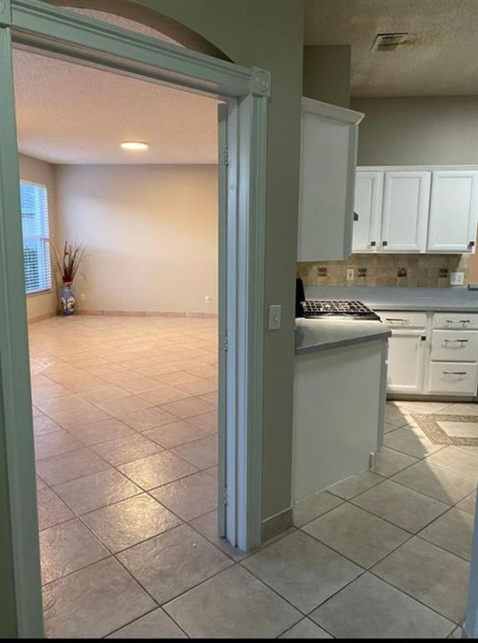 For Rent: $2,350 (3 beds, 2 baths, 1687 Square Feet)