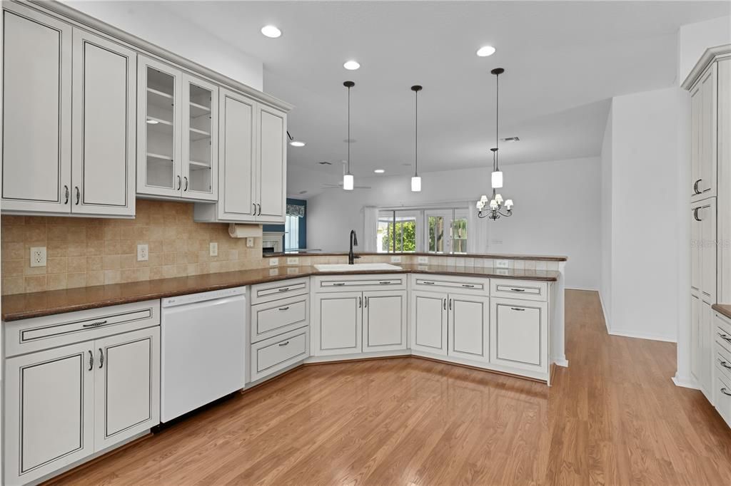 Pendant & Recessed Lighting makes this a Bright Kitchen