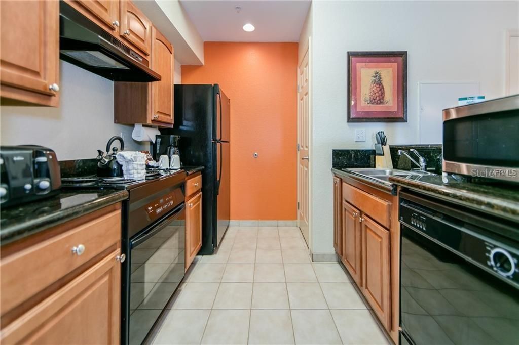 For Sale: $185,000 (2 beds, 2 baths, 1060 Square Feet)