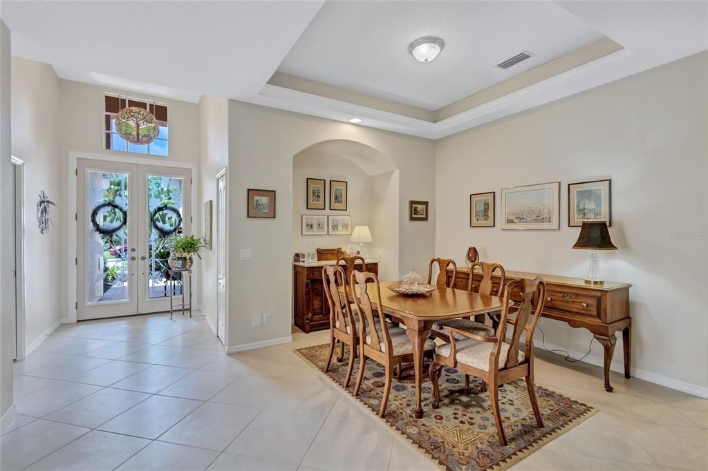 Dining Room Niche and Stepped Ceiling w/Crown Molding