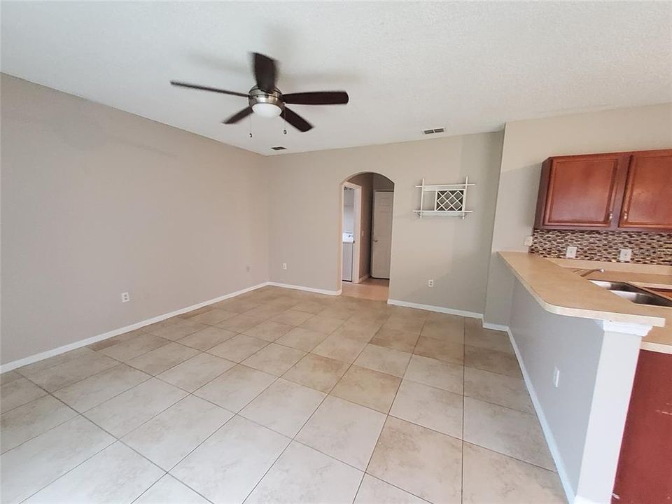 For Rent: $2,000 (4 beds, 2 baths, 2113 Square Feet)