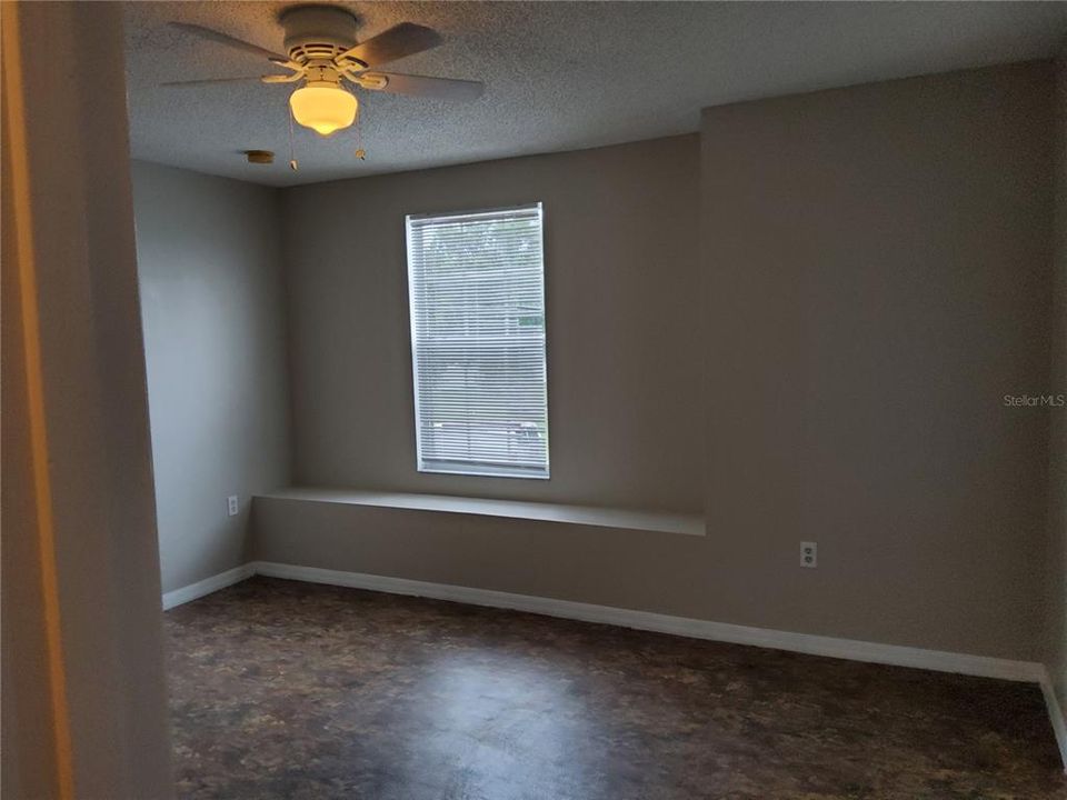 For Rent: $2,000 (4 beds, 2 baths, 2113 Square Feet)