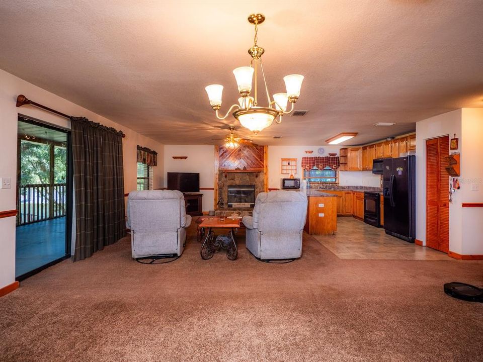 En Venta: $450,000 (4 camas, 3 baños, 3072 Pies cuadrados)