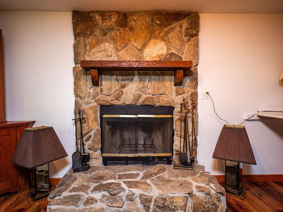 En Venta: $450,000 (4 camas, 3 baños, 3072 Pies cuadrados)