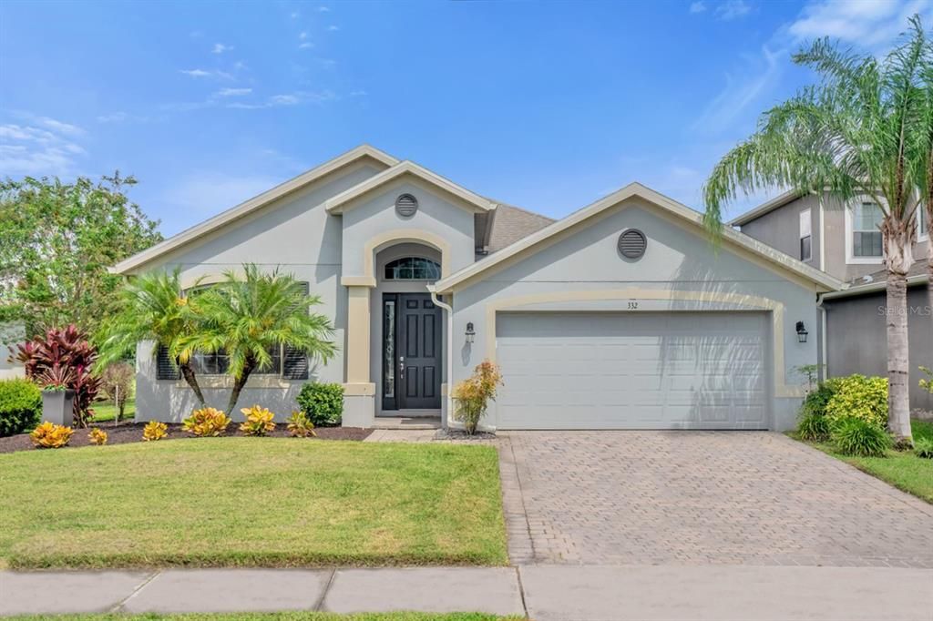 Active With Contract: $479,000 (3 beds, 2 baths, 2029 Square Feet)