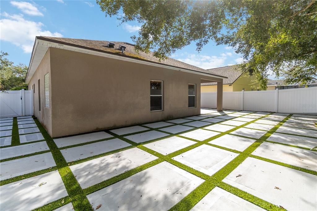 For Sale: $425,000 (3 beds, 2 baths, 1706 Square Feet)