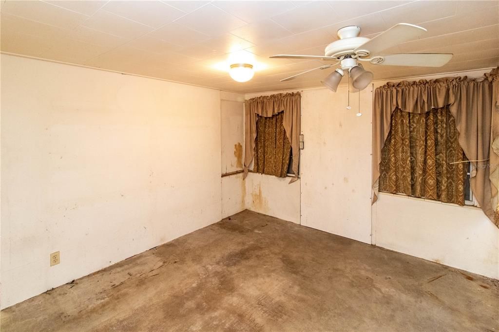 For Sale: $224,000 (2 beds, 1 baths, 1104 Square Feet)