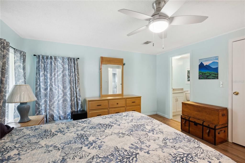 For Sale: $228,500 (2 beds, 2 baths, 1444 Square Feet)