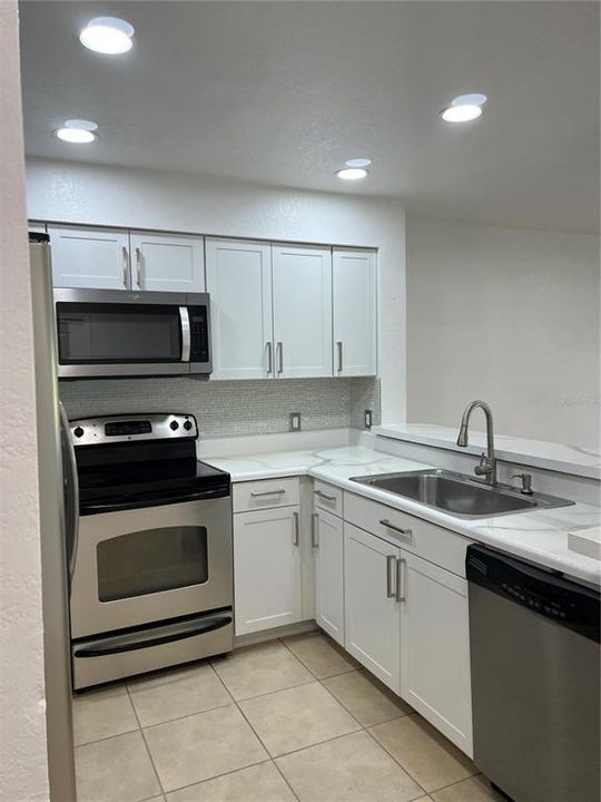 For Rent: $2,100 (2 beds, 2 baths, 1160 Square Feet)