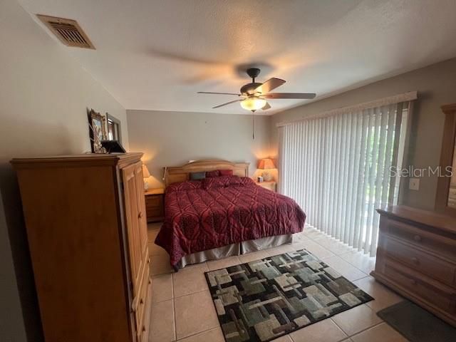 For Rent: $2,195 (4 beds, 2 baths, 1390 Square Feet)