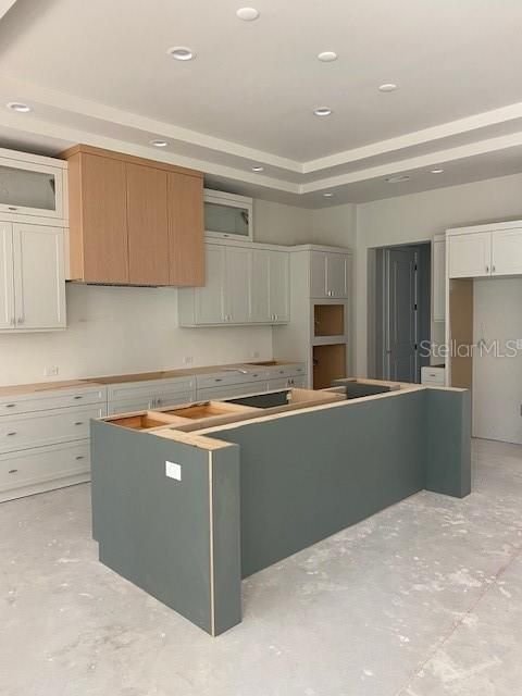 Kitchen cabinets set