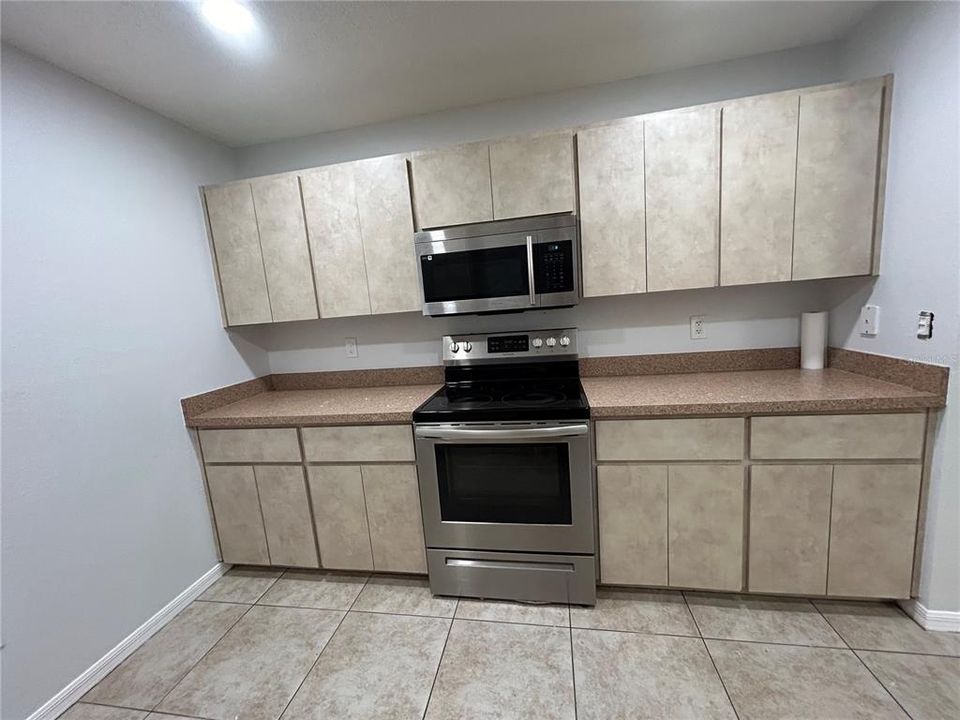 For Rent: $1,695 (2 beds, 2 baths, 1360 Square Feet)