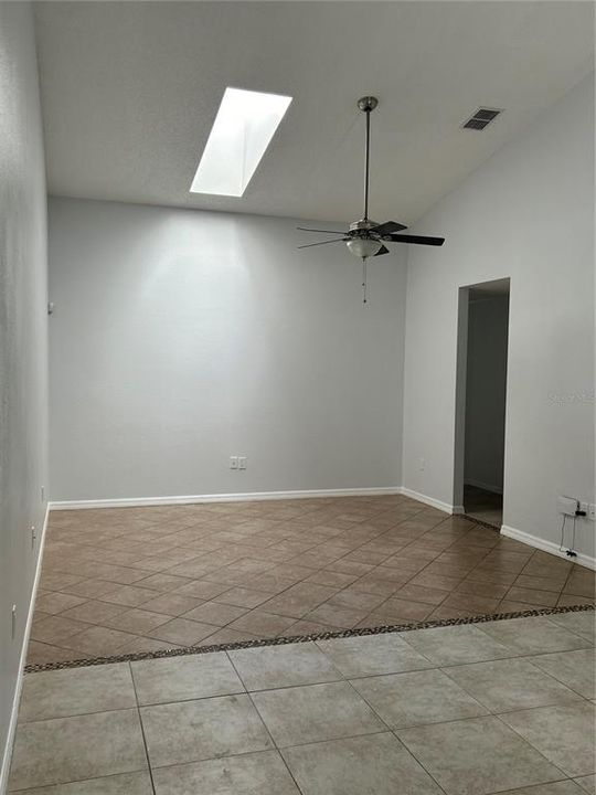 For Rent: $1,695 (2 beds, 2 baths, 1360 Square Feet)