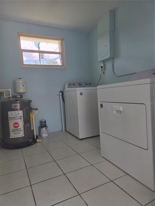 laundry room just off kitchen