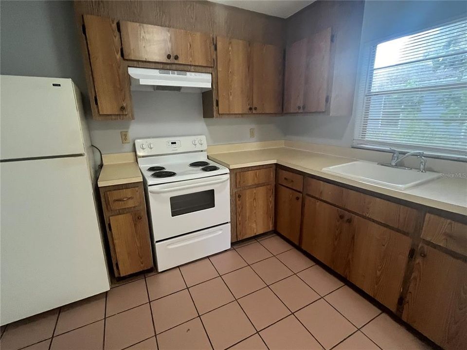 For Rent: $1,575 (2 beds, 1 baths, 930 Square Feet)