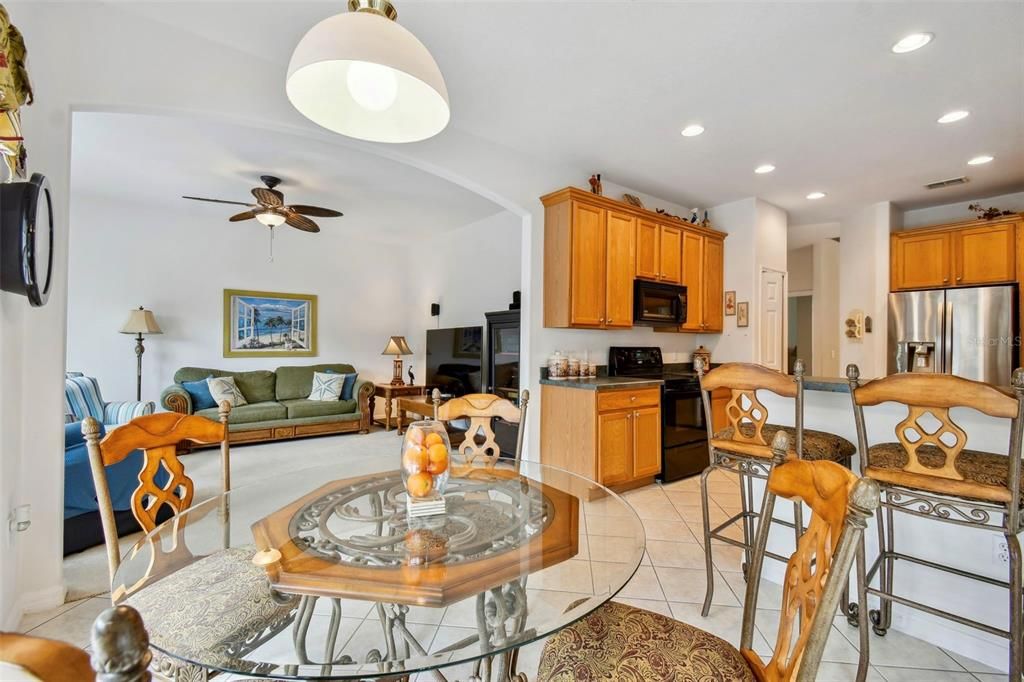 For Sale: $389,900 (2 beds, 2 baths, 2357 Square Feet)