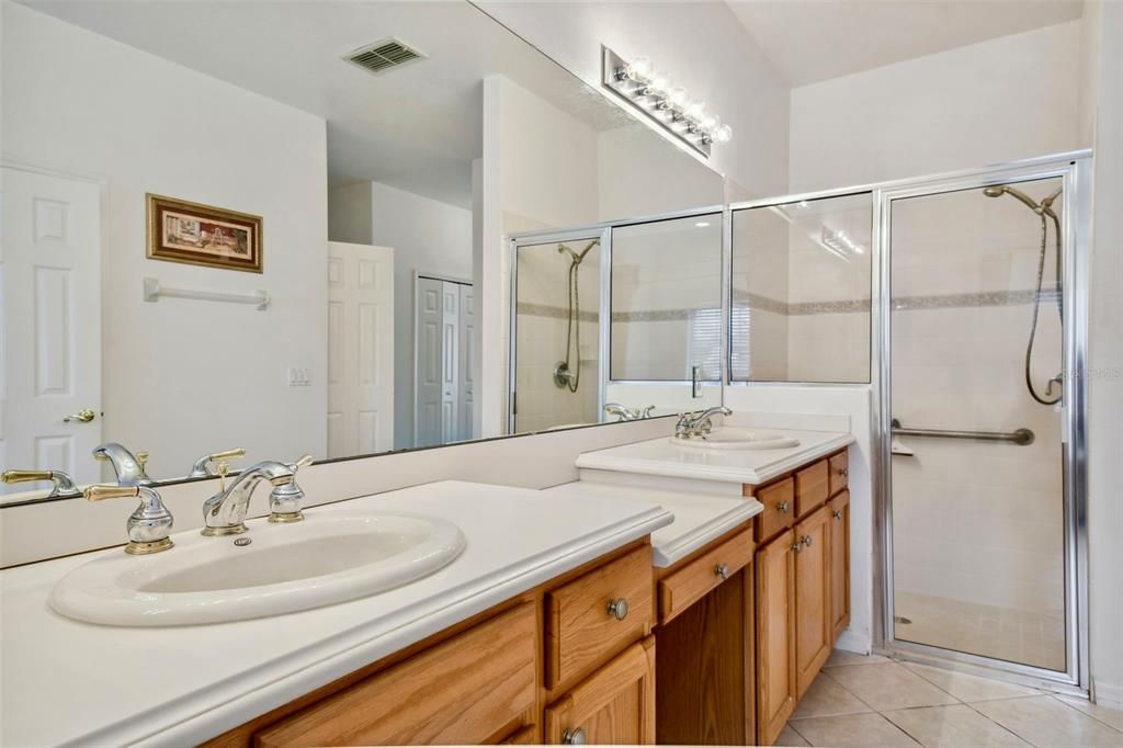 For Sale: $389,900 (2 beds, 2 baths, 2357 Square Feet)