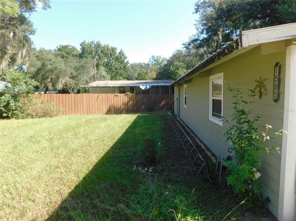 For Sale: $129,900 (2 beds, 2 baths, 1056 Square Feet)