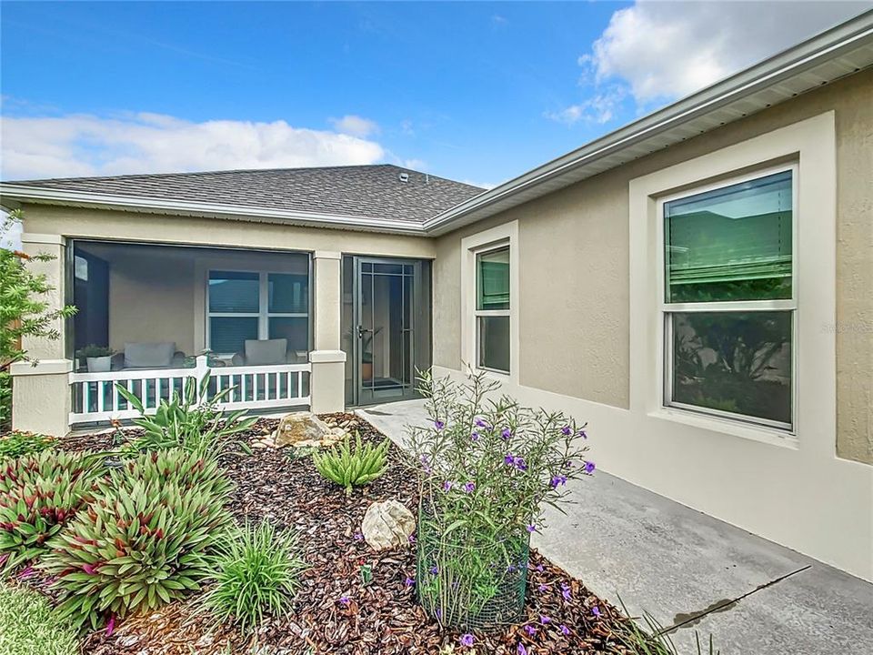 Active With Contract: $489,900 (3 beds, 2 baths, 1743 Square Feet)