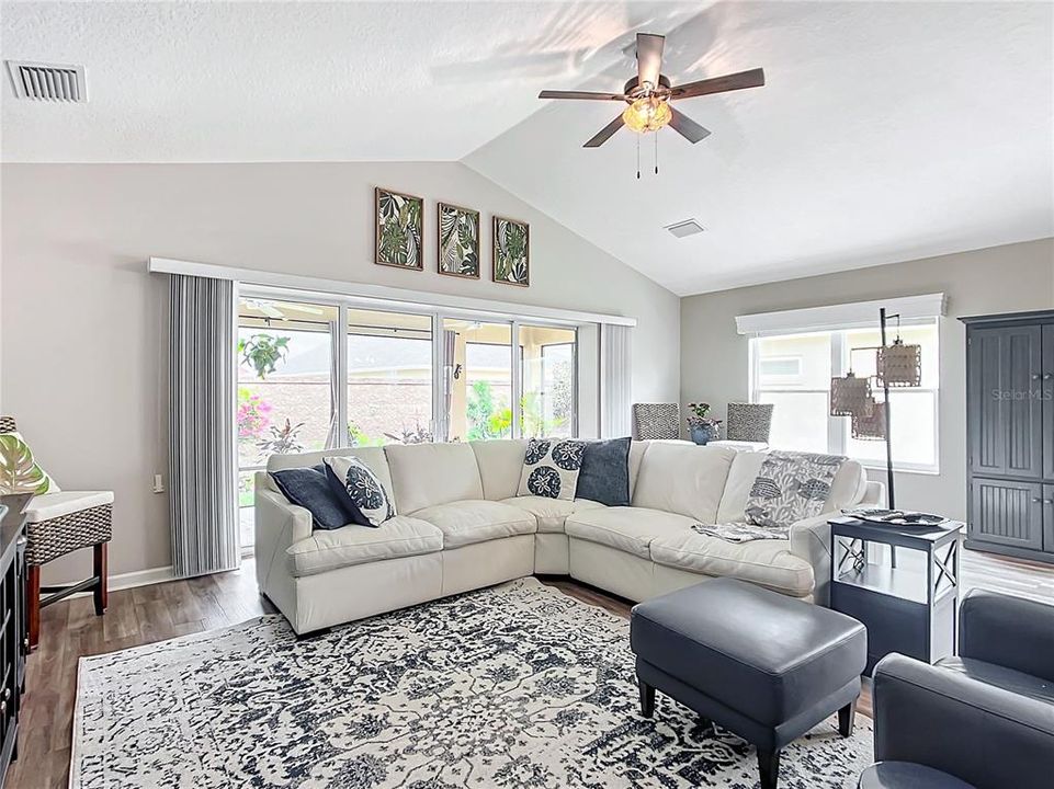 Active With Contract: $489,900 (3 beds, 2 baths, 1743 Square Feet)