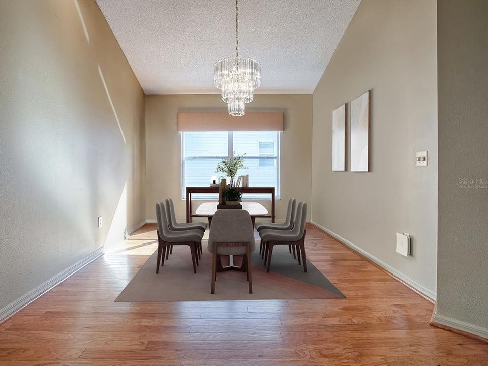 VIRTUALLY STAGED DINING ROOM