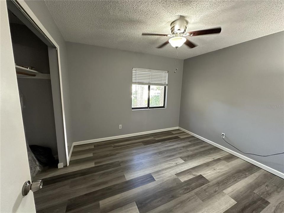 For Sale: $329,000 (2 beds, 2 baths, 991 Square Feet)