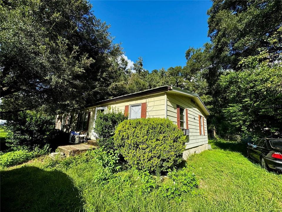 Active With Contract: $69,990 (3 beds, 2 baths, 1248 Square Feet)