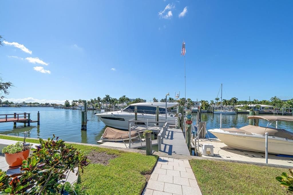 For Sale: $1,099,000 (3 beds, 2 baths, 2373 Square Feet)