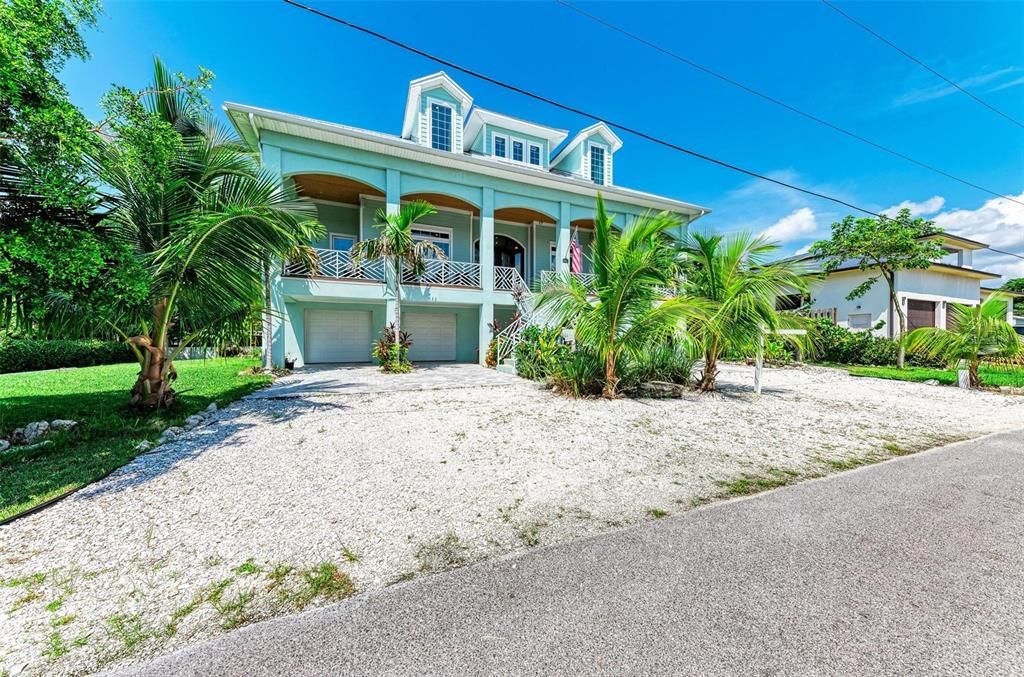 For Sale: $2,200,000 (3 beds, 3 baths, 3407 Square Feet)