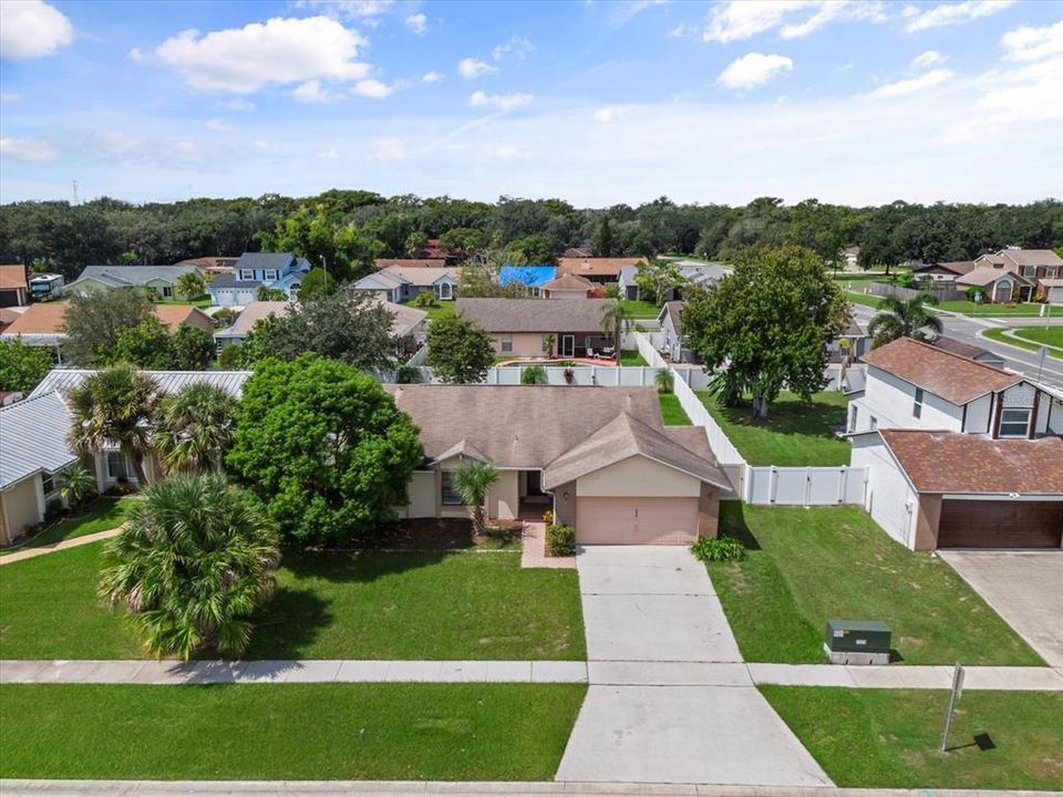 For Sale: $400,000 (3 beds, 2 baths, 1286 Square Feet)