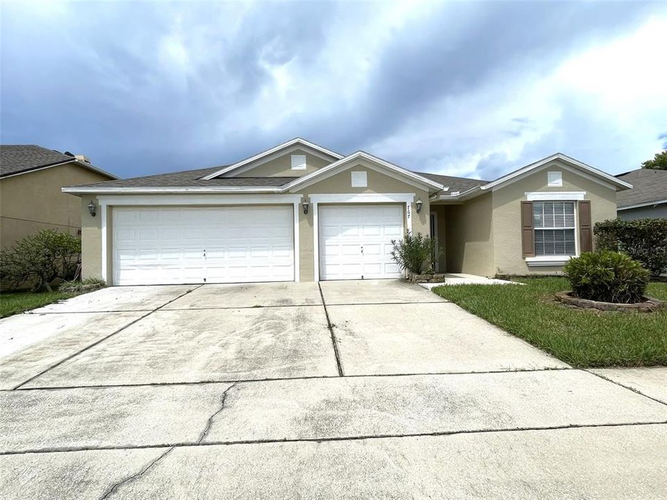 For Rent: $2,400 (4 beds, 3 baths, 2208 Square Feet)