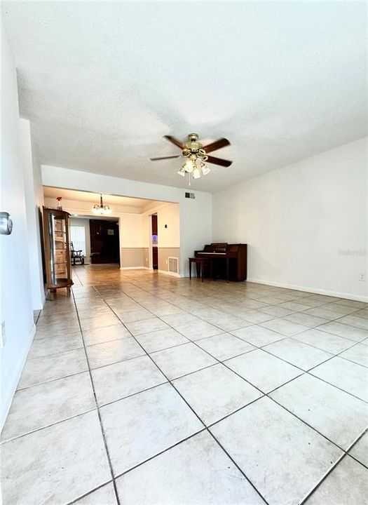 For Sale: $200,000 (3 beds, 2 baths, 1570 Square Feet)