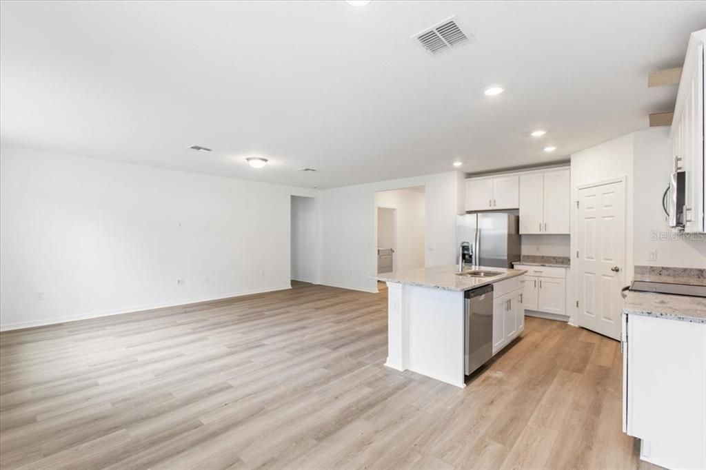 For Sale: $341,110 (3 beds, 2 baths, 1491 Square Feet)