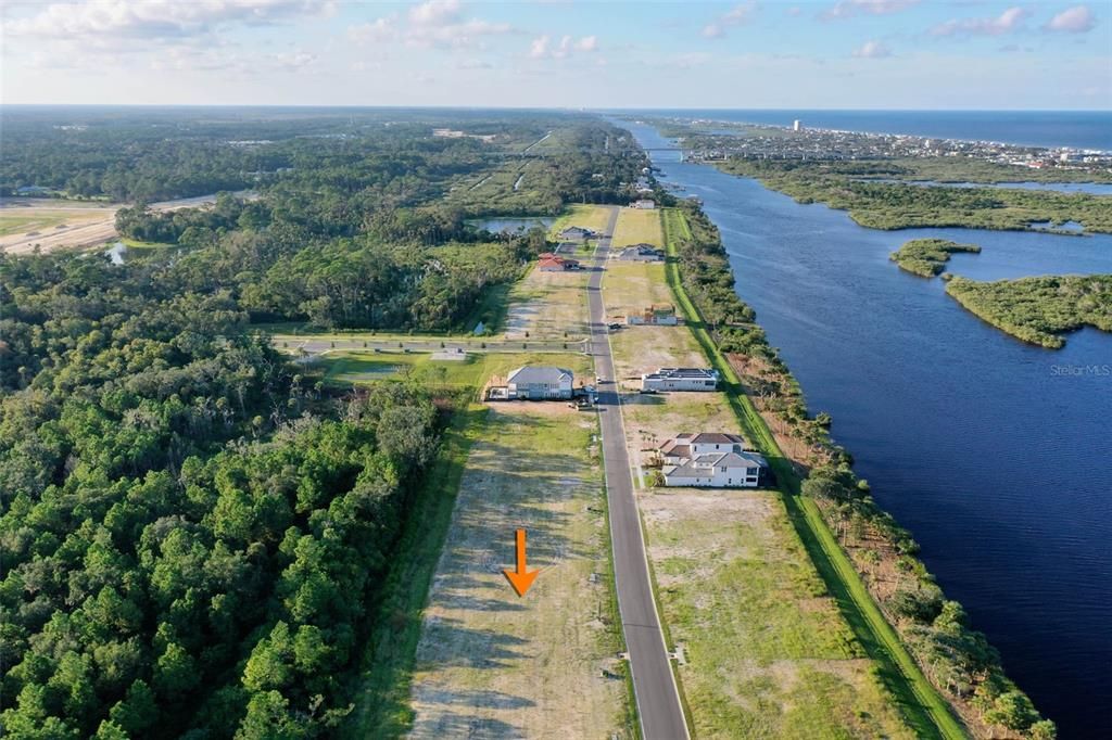 На продажу: $229,900 (0.18 acres)