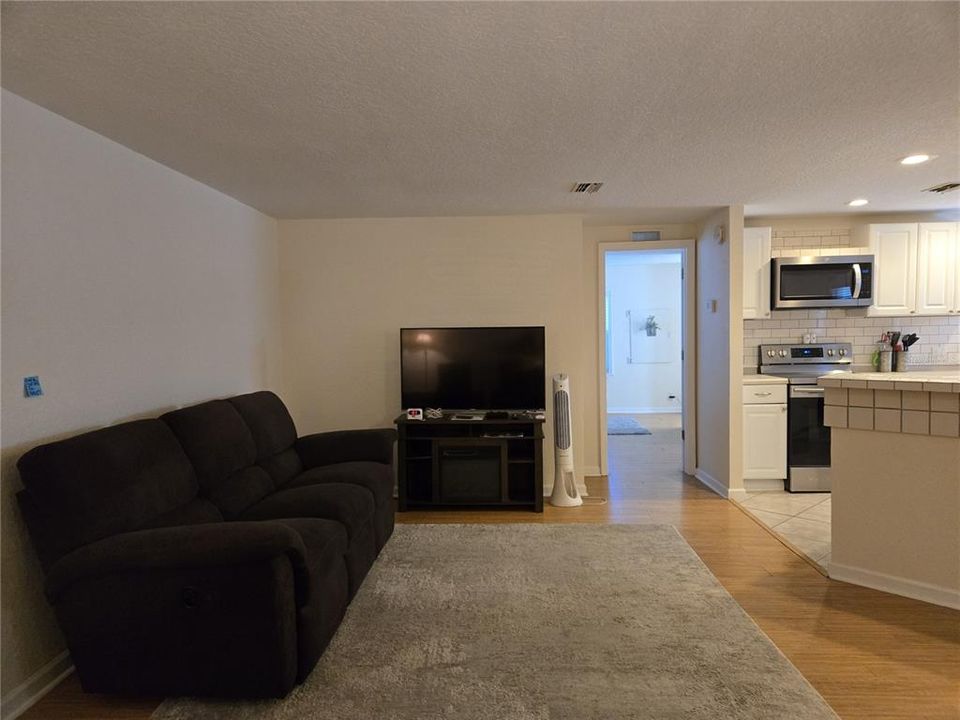 For Sale: $169,900 (2 beds, 2 baths, 1152 Square Feet)