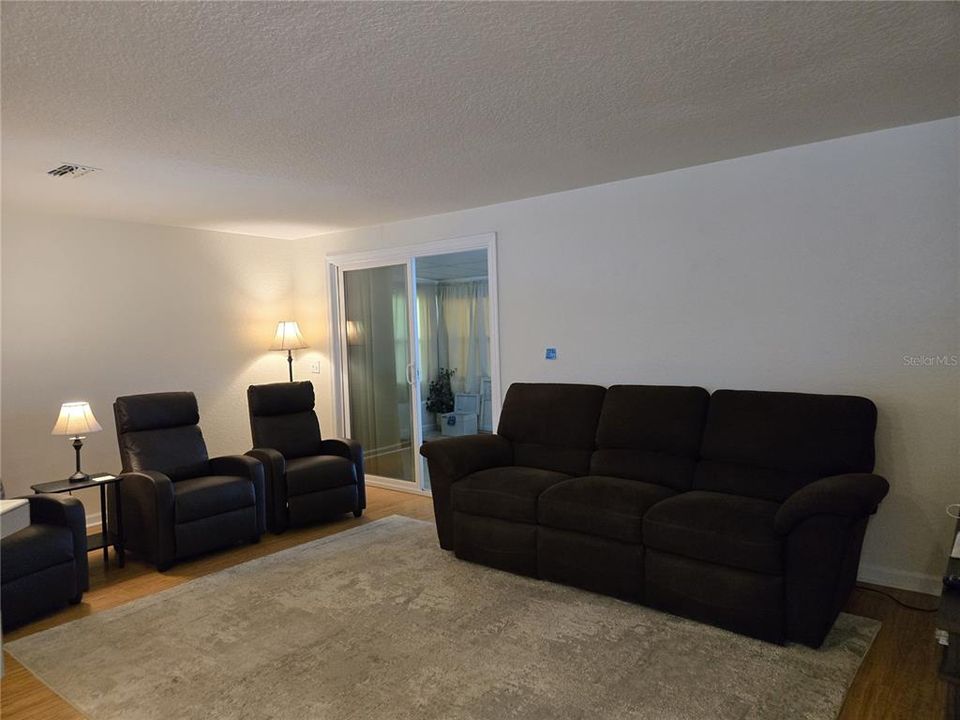 For Sale: $169,900 (2 beds, 2 baths, 1152 Square Feet)