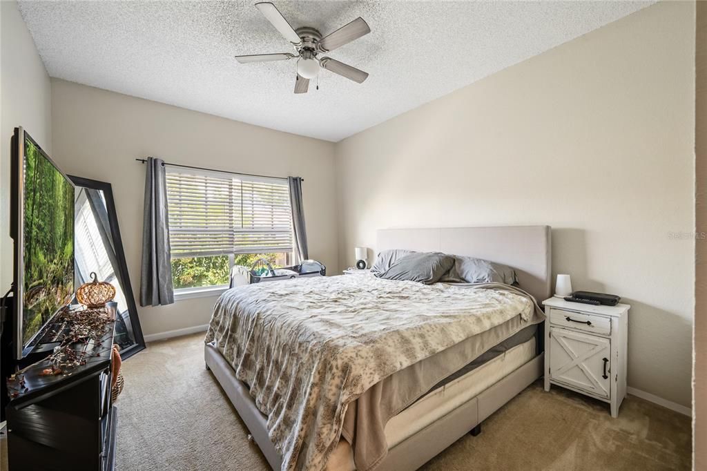 For Sale: $246,700 (2 beds, 2 baths, 1117 Square Feet)