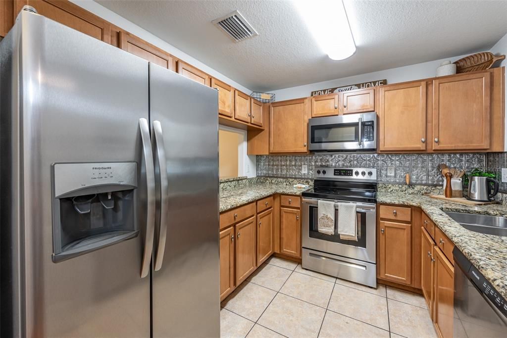 For Sale: $244,999 (2 beds, 2 baths, 1532 Square Feet)