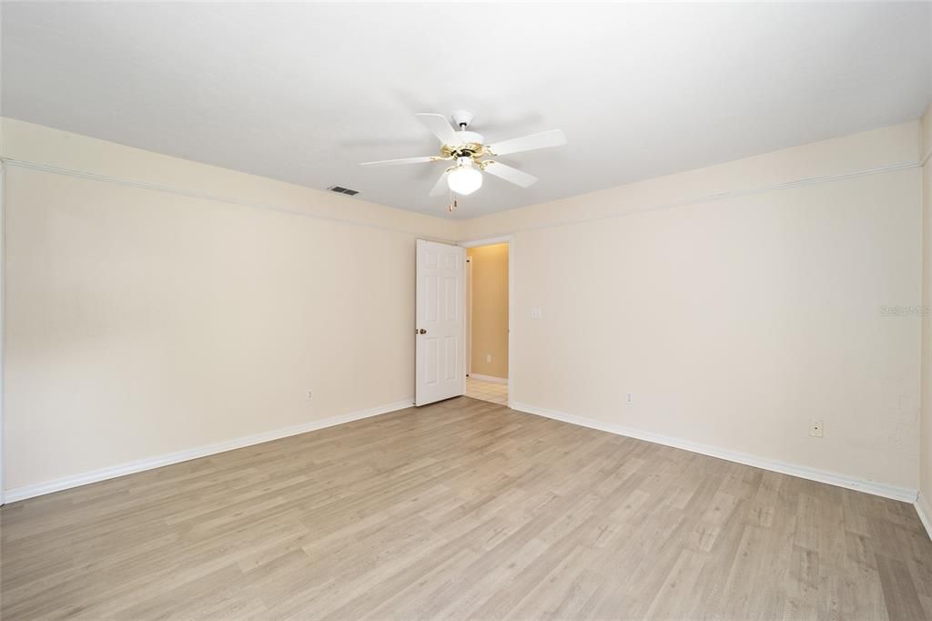 For Sale: $240,000 (3 beds, 2 baths, 1482 Square Feet)