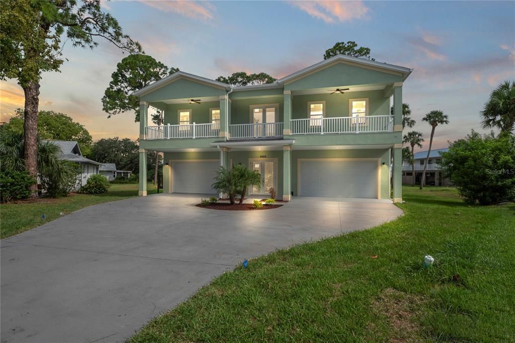 For Sale: $875,000 (4 beds, 2 baths, 2137 Square Feet)