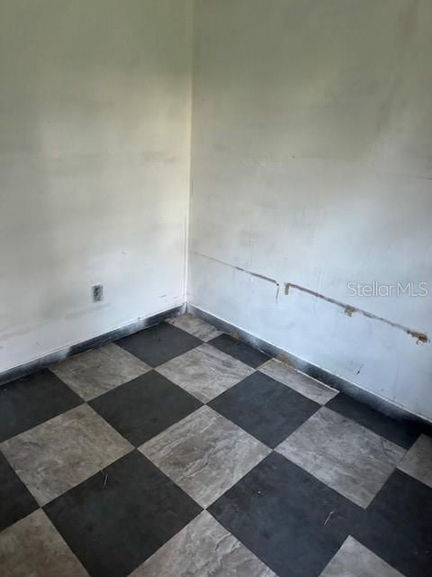 For Sale: $79,000 (3 beds, 1 baths, 610 Square Feet)