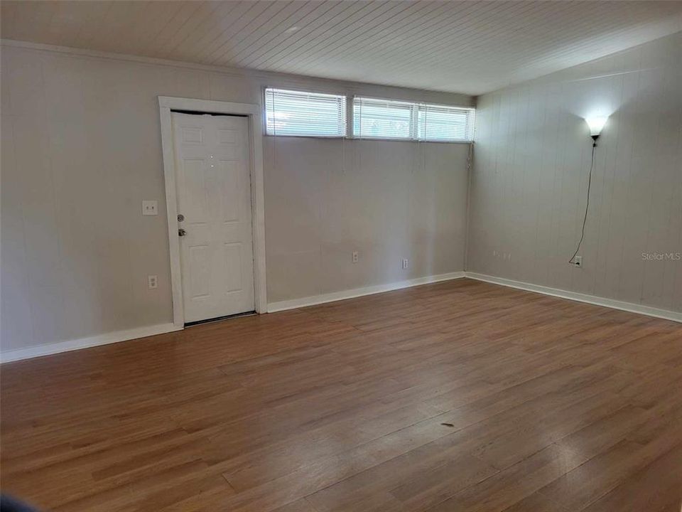 For Rent: $1,799 (2 beds, 1 baths, 768 Square Feet)