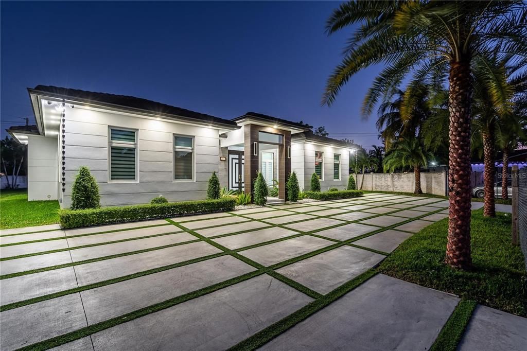 For Sale: $1,949,900 (4 beds, 4 baths, 2842 Square Feet)