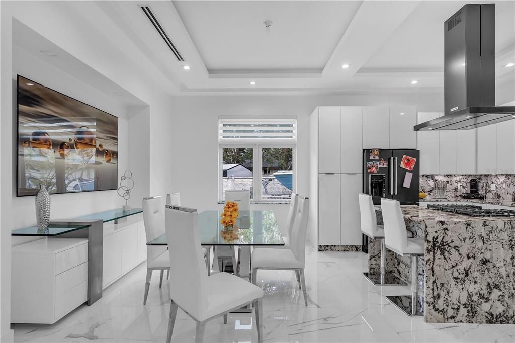 En Venta: $1,949,900 (4 camas, 4 baños, 2842 Pies cuadrados)