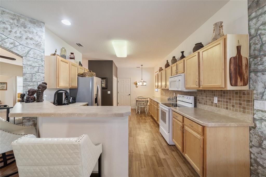 For Sale: $309,000 (2 beds, 2 baths, 1758 Square Feet)