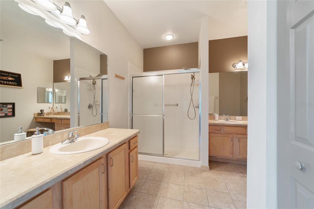 For Sale: $309,000 (2 beds, 2 baths, 1758 Square Feet)