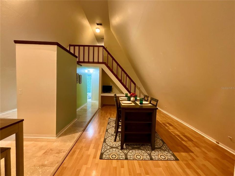 For Sale: $279,500 (2 beds, 1 baths, 1164 Square Feet)